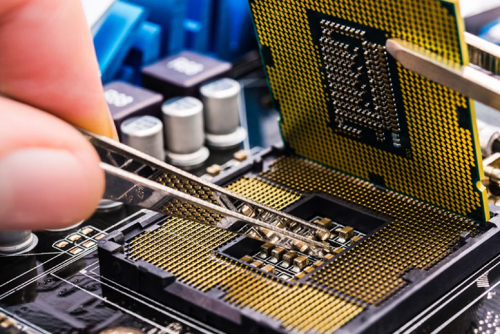 escola-modelo-curso-manutenção-computador